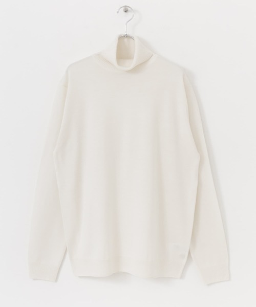 URBAN RESEARCH（アーバンリサーチ）の「イタリアンウールタートルネックニット（ニット/セーター・メンズ・ホワイト/ブラック/ブラウン系その他/ベージュ系その他/ブルー系その他・SMALL/MEDIUM/LARGE/X-LARGE）」の2枚目の写真