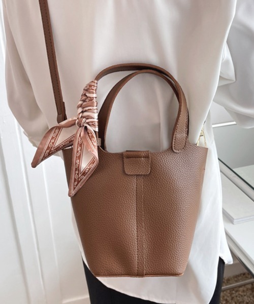 Futier land（フューティアランド）の「スカーフ付きフェイクレザーキューブバッグ（ショルダーバッグ・レディース・ブラック/ブラウン/グリーン・FREE）」の22枚目の写真