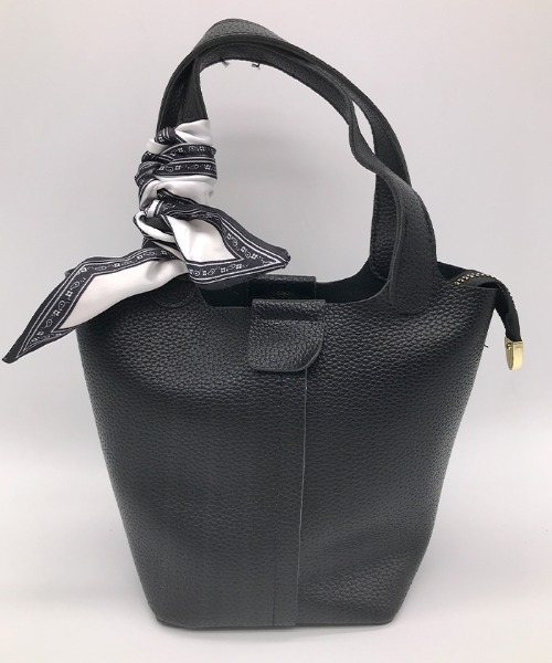 Futier land（フューティアランド）の「スカーフ付きフェイクレザーキューブバッグ（ショルダーバッグ・レディース・ブラック/ブラウン/グリーン・FREE）」の20枚目の写真