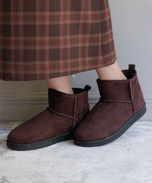 LEPSIM（レプシィム）の「ソフトフェイクムートンブーツ　168282（ブーツ・レディース・ブラック/グレイッシュベージュ/ブラウン・LARGE/SMALL/MEDIUM）」の2枚目の写真