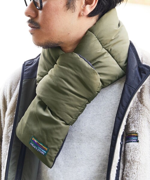 FREAK'S STORE（フリークスストア）の「WEB限定 中綿 フリース 切り替えマフラー/ネックゲイター/ネックウォーマー（マフラー・メンズ・オリーブ/ブラック・ﾌﾘ-）」の6枚目の写真