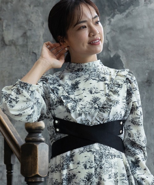 トワルドジュイ柄ハイネックフリルワンピース（マタニティウェア/グッズ）｜SweetMommy（スウィートマミー）