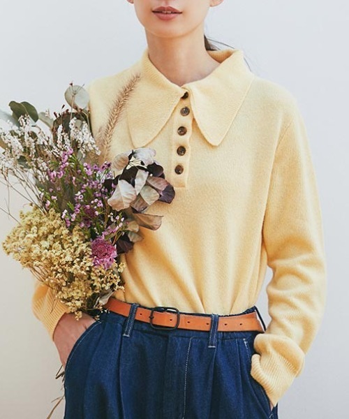 and R（アンドアール）の「ビッグカラーニットプルオーバー（ニット/セーター・レディース・ベージュ/イエロー/ブラック・FREE）」の3枚目の写真