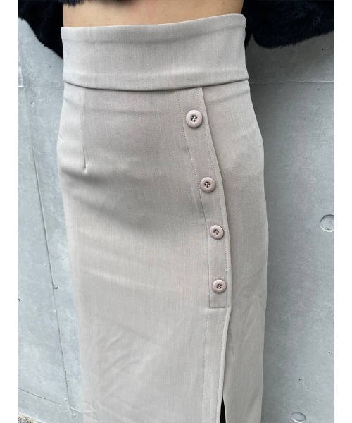 ENVYM（アンビー）の「ボタンスリットタイトＳＫ（スカート・レディース・ブラック/グレー・FREE）」の4枚目の写真