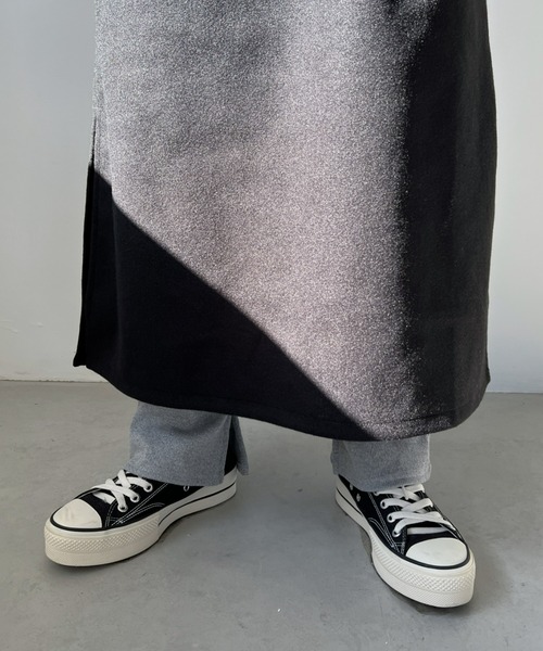 CLEA(クレア)の「サイドスリット入り セミフレアリブ裏起毛レギンスパンツ(レギンス/スパッツ・レディース・ライトグレー/テラコッタ/ブラック/チャコールグレー・FREE)」の16枚目の写真