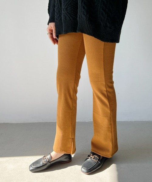 CLEA(クレア)の「サイドスリット入り セミフレアリブ裏起毛レギンスパンツ(レギンス/スパッツ・レディース・ライトグレー/テラコッタ/ブラック/チャコールグレー・FREE)」の17枚目の写真