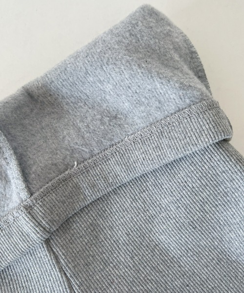 CLEA(クレア)の「サイドスリット入り セミフレアリブ裏起毛レギンスパンツ(レギンス/スパッツ・レディース・ライトグレー/テラコッタ/ブラック/チャコールグレー・FREE)」の8枚目の写真