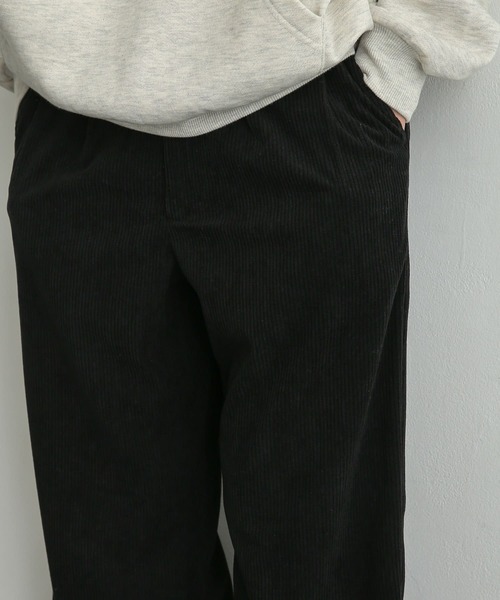 SENSE OF PLACE by URBAN RESEARCH(センスオブプレイスバイアーバンリサーチ)の「コーデュロイタックワイドパンツ(その他パンツ・メンズ・ブラウン/オリーブ/ブルー/ブラック・LARGE/MEDIUM)」の2枚目の写真