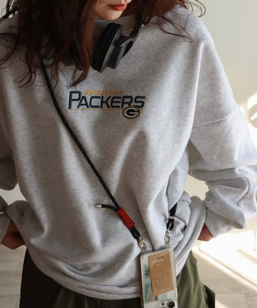 NBA/NFL/NHL/MLB（エヌビーエーエヌエフエルエヌエイチエルエムエルビー）の「GREEN BAY PACKERS NFL チームロゴ刺繍スウェットトレーナー（スウェット・レディース・グリーン/オートミール・M/L）」の2枚目の写真