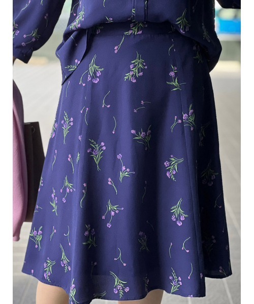 fleur by mint breeze(フルールバイミントブリーズ)の「【L~5L 大きいサイズ】花柄フレアスカート(スカート・レディース・サックスブルー/ネイビー・3L/4L/5L/LL/L)」の6枚目の写真