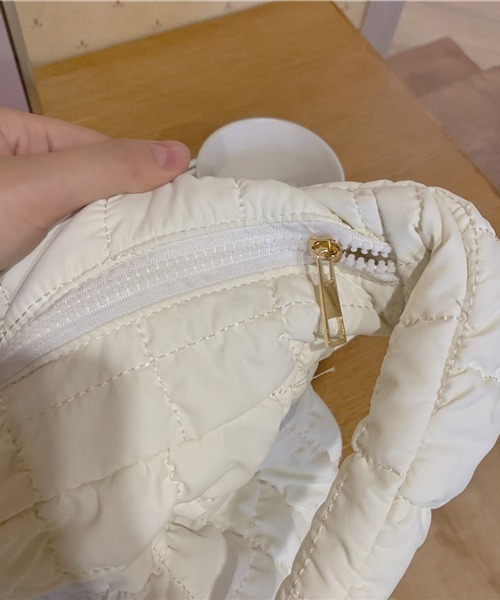 HALEY PESCA（ヘーリーペスカ）の「HALEY PESCA/大容量ボリュームショルダーバッグ（ショルダーバッグ・レディース・ホワイト/ブラック・FREE）」の17枚目の写真