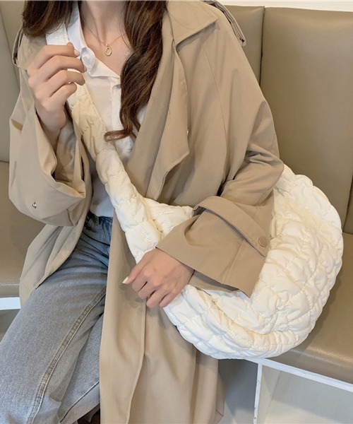 HALEY PESCA（ヘーリーペスカ）の「HALEY PESCA/大容量ボリュームショルダーバッグ（ショルダーバッグ・レディース・ホワイト/ブラック・FREE）」の8枚目の写真