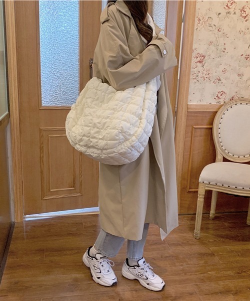 HALEY PESCA（ヘーリーペスカ）の「HALEY PESCA/大容量ボリュームショルダーバッグ（ショルダーバッグ・レディース・ホワイト/ブラック・FREE）」の9枚目の写真