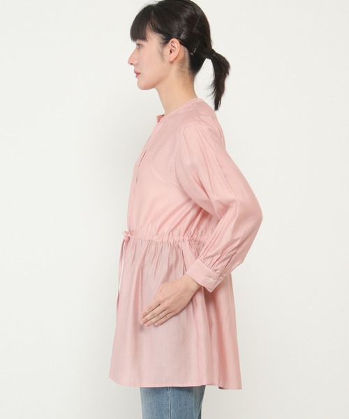 ikka(イッカ)の「シアスキッパーチュニック(シャツ/ブラウス・レディース・スモークグレー/ブラック/ピンク・M/L)」の4枚目の写真
