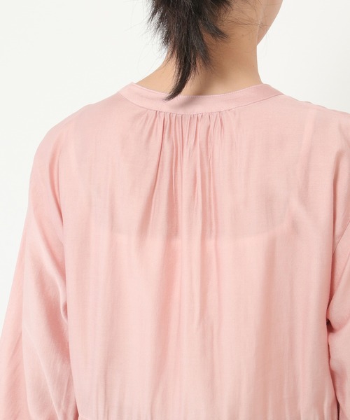 ikka(イッカ)の「シアスキッパーチュニック(シャツ/ブラウス・レディース・スモークグレー/ブラック/ピンク・M/L)」の17枚目の写真