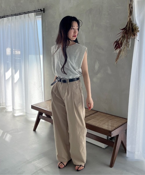 feepur(フェピュール)の「ショルダータックタンクトップ(タンクトップ・レディース・ブラック/オフホワイト/ブラウン/オートミール・MEDIUM)」の8枚目の写真