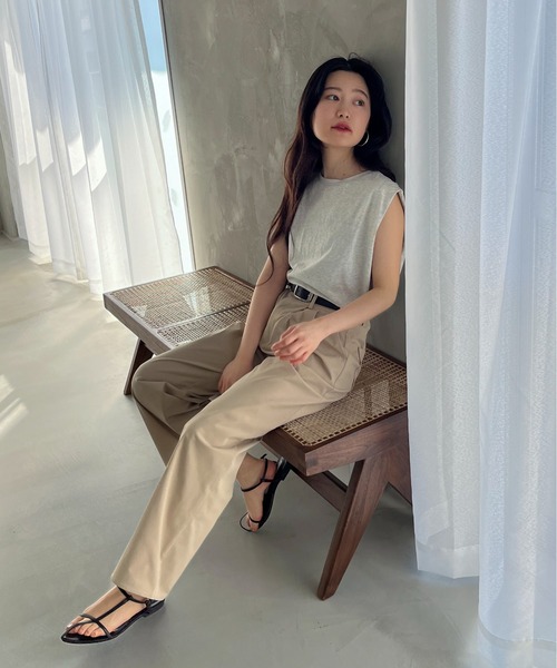 feepur(フェピュール)の「ショルダータックタンクトップ(タンクトップ・レディース・ブラック/オフホワイト/ブラウン/オートミール・MEDIUM)」の7枚目の写真