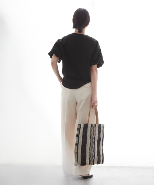 journal standard L'essage（ジャーナルスタンダードレサージュ）の「《追加》ヴィスリネンVネックブラウス（シャツ/ブラウス・レディース・ブラック/ブラウン/マスタード/ホワイト・FREE）」の7枚目の写真