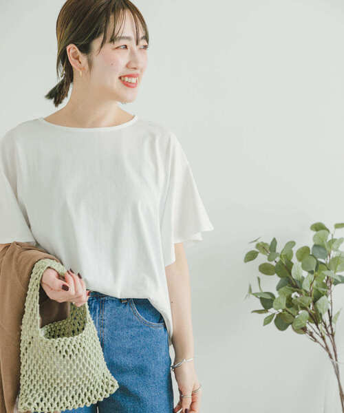 ITEMS URBANRESEARCH（アイテムズ アーバンリサーチ）の「シルケットライクフレアプルオーバー（Tシャツ/カットソー・レディース・オフホワイト/ブラック/ブルー/モカ・FREE）」の6枚目の写真