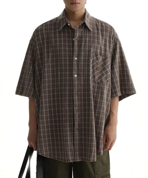 MASONPRINCE（メイソンプリンス）の「オーバーサイズ ワンポイントロゴ 半袖チェックシャツ DCS2037【MASONPRINCE】（シャツ/ブラウス・メンズ・ブラウン系その他/グリーン系その他・L/M/S）」の2枚目の写真