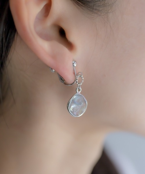 ear PAPILLONNER(イアパピヨネ)の「《WEB限定》クリスタルエポイヤリング(イヤリング・レディース・シルバー/ゴールド・FREE)」の12枚目の写真