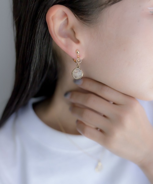 ear PAPILLONNER(イアパピヨネ)の「《WEB限定》クリスタルエポイヤリング(イヤリング・レディース・シルバー/ゴールド・FREE)」の14枚目の写真