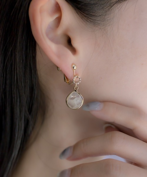 ear PAPILLONNER(イアパピヨネ)の「《WEB限定》クリスタルエポイヤリング(イヤリング・レディース・シルバー/ゴールド・FREE)」の17枚目の写真
