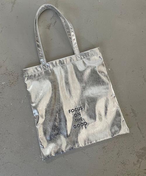 LOWRYS FARM(ローリーズファーム)の「ロゴトートBAG 965748(トートバッグ・レディース・シルバー/ブルー/アイボリー/ブラック/オレンジ/シルバー系その他/グリーン/シルバー系その他2/ブルー系その他・FREE)」の9枚目の写真