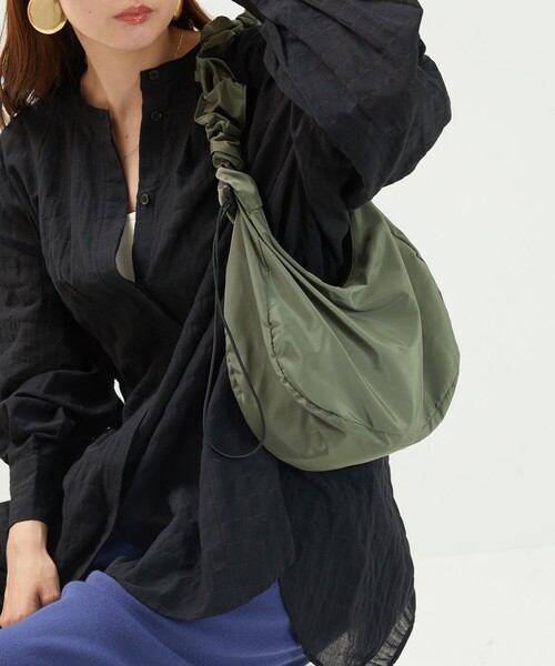 FREAK'S STORE（フリークスストア）の「限定展開　ギャザー ショルダーバッグ（ショルダーバッグ・レディース・オリーブ/ブラック/ナチュラル・ONE SIZE）」の8枚目の写真