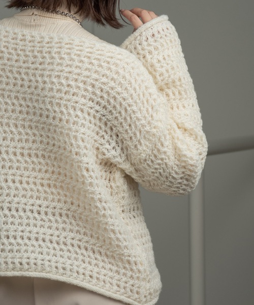 Amiur(エミレ)の「loosely wave knit / ルースリーウェーブニット(ニット/セーター・レディース・アイボリー/キャメル/ブラック・FREE)」の4枚目の写真