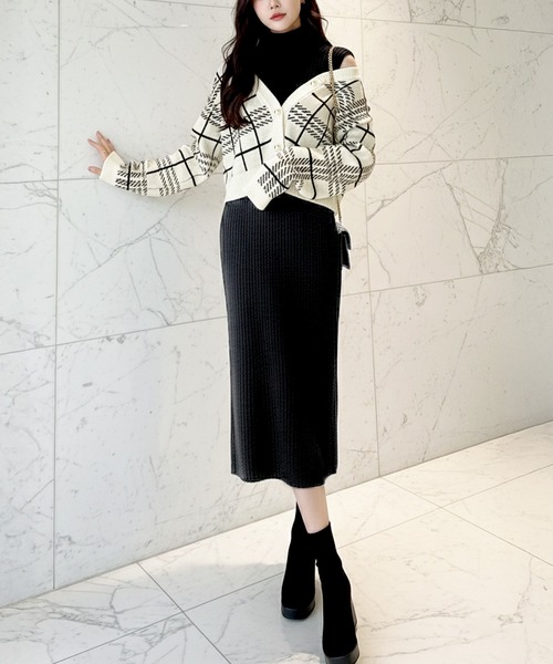 Julia Boutique(ジュリアブティック)の「チェック柄カーディガン×タートルネックニットワンピースセット(ワンピース・レディース・オフホワイト/ブラック・ONE)」の20枚目の写真