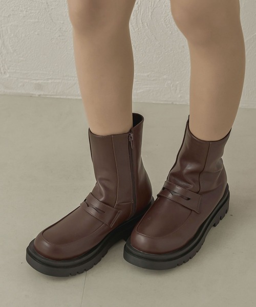 Ambre Neige（アンブルネージュ）の「ベルトデザイン厚底ショートブーツ／WEB/EC限定商品（ブーツ・レディース・ダークブラウン/ブラック・MEDIUM/LARGE）」の11枚目の写真
