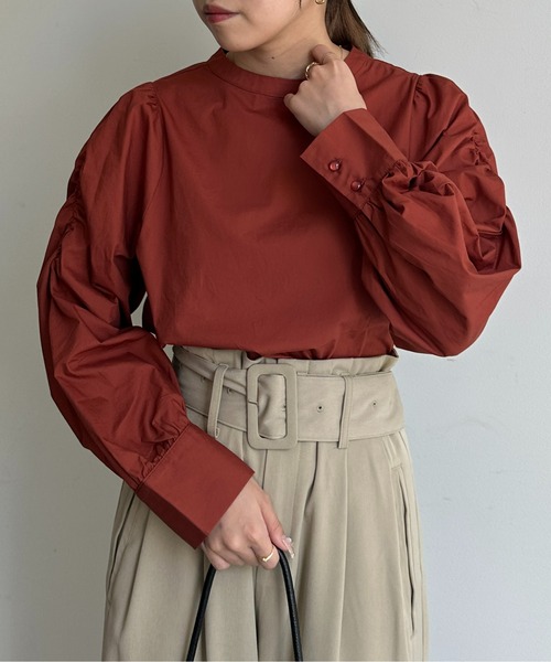Thevon(ゼボン)の「シャーリングパワショルブラウス(シャツ/ブラウス・レディース・カーキ/オフホワイト/レッド系その他/ブラック・FREE)」の16枚目の写真