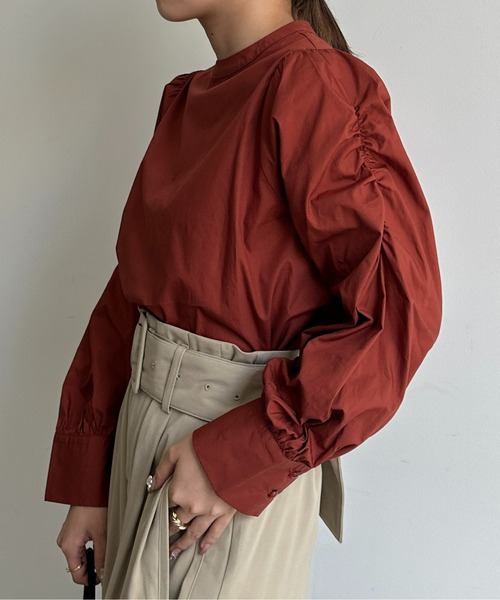 Thevon(ゼボン)の「シャーリングパワショルブラウス(シャツ/ブラウス・レディース・カーキ/オフホワイト/レッド系その他/ブラック・FREE)」の17枚目の写真