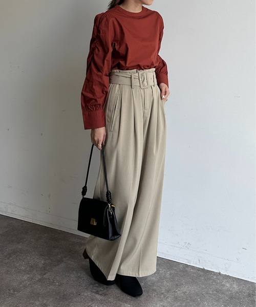 Thevon(ゼボン)の「シャーリングパワショルブラウス(シャツ/ブラウス・レディース・カーキ/オフホワイト/レッド系その他/ブラック・FREE)」の20枚目の写真