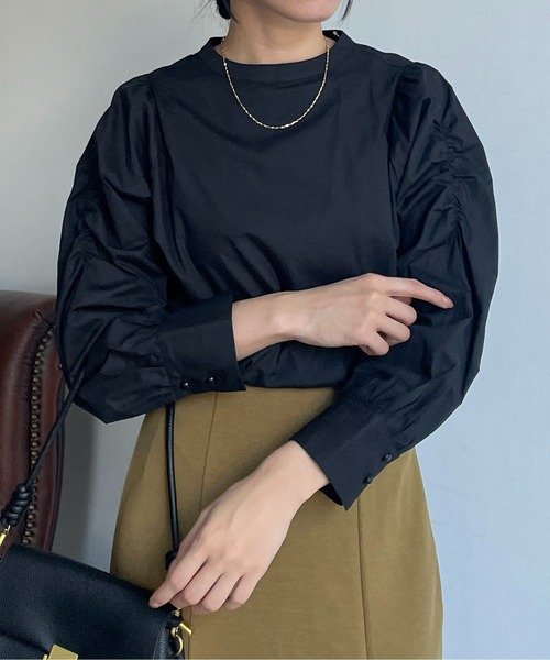 Thevon(ゼボン)の「シャーリングパワショルブラウス(シャツ/ブラウス・レディース・カーキ/オフホワイト/レッド系その他/ブラック・FREE)」の12枚目の写真