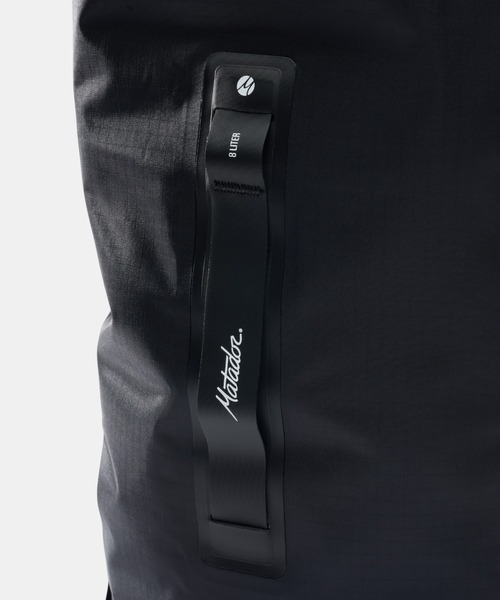 Matador(マタドール)の「Matador/マタドール Flatpak Dry Bag/フラットバッグ 8L(トラベルグッズ・メンズ・ブラック・FREE)」の3枚目の写真