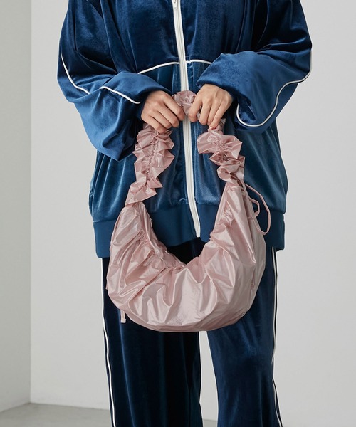 forksy.（フォルクシー）の「【forksy.】メタリックシャーリングショルダーバッグ（ショルダーバッグ・レディース・ピンク/ブラック/シルバー/ゴールド・FREE）」の18枚目の写真