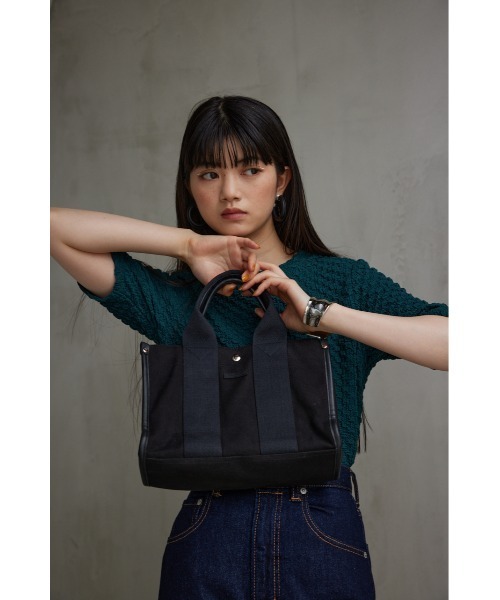 AZUL by moussy(アズールバイマウジー)の「スクエアキャンバストートバッグ(トートバッグ・メンズ・ブラック/オフホワイト・FREE)」の13枚目の写真
