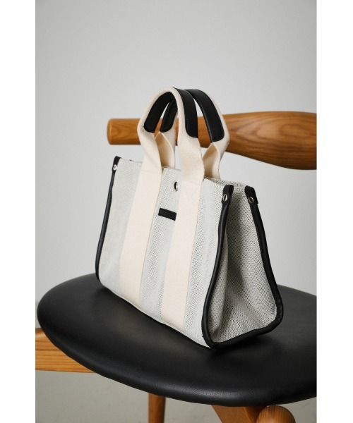 AZUL by moussy(アズールバイマウジー)の「スクエアキャンバストートバッグ(トートバッグ・メンズ・ブラック/オフホワイト・FREE)」の14枚目の写真