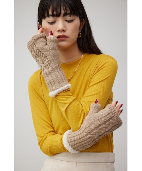 AZUL by moussy（アズールバイマウジー）の「ニットハンドウォーマー（手袋・レディース・ブラック/ベージュ・FREE）」の16枚目の写真