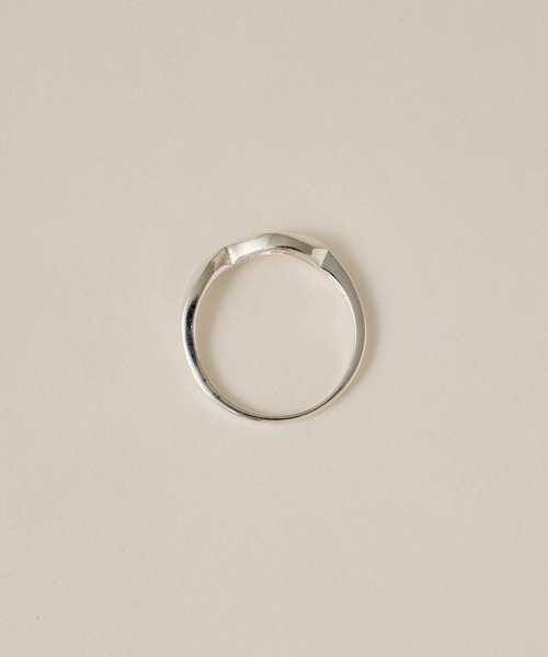 novice（ノーヴィス）の「【novice】Twisted Ring［Silver925］（リング・レディース・シルバー・17/13）」の4枚目の写真