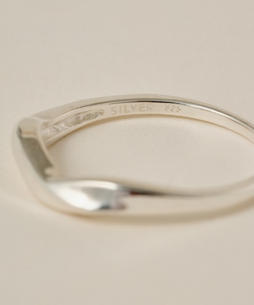 novice（ノーヴィス）の「【novice】Twisted Ring［Silver925］（リング・レディース・シルバー・17/13）」の5枚目の写真