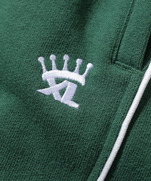 XLARGE(エクストララージ)の「EMBROIDERED LOGO PIPING SWEATPANTS(スウェットパンツ・メンズ・グリーン/ネイビー/ブラック・M/L/XL/S)」の8枚目の写真