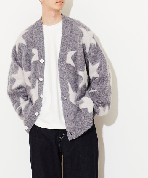 道枝駿佑着用 CONVERSE TOKYO SHAGGY CARDIGAN CONVERSE TOKYO（コンバーストウキョウ）の「STAR☆ SHAGGY KNIT