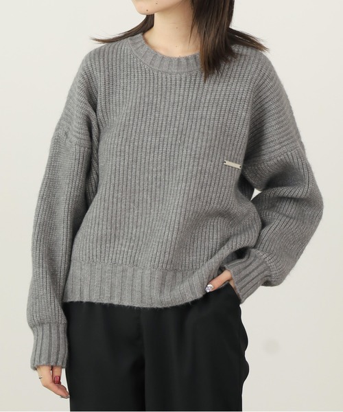 Chick(チック)の「MEDIUM CREW NECK KNIT / ミディ丈クルーカラーニット(ニット/セーター・レディース・ピンク/オフホワイト/グレー・FREE)」の13枚目の写真