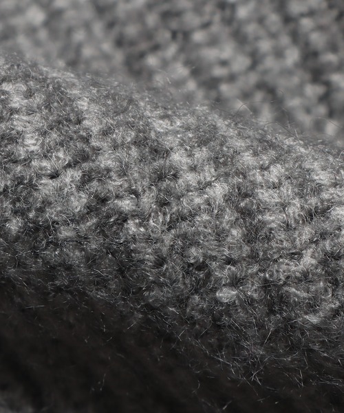 Chick(チック)の「MEDIUM CREW NECK KNIT / ミディ丈クルーカラーニット(ニット/セーター・レディース・ピンク/オフホワイト/グレー・FREE)」の7枚目の写真