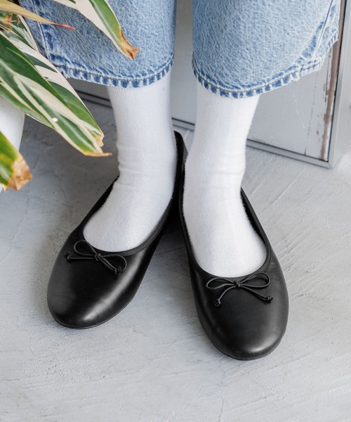 LOWRYS FARM(ローリーズファーム)の「リボンバレエシューズ 995934(バレエシューズ・レディース・ホワイト/ブラック/シルバー・MEDIUM/LARGE/SMALL)」の4枚目の写真