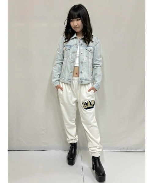 GAP(ギャップ)の「ウォッシュウェル アイコン デニムジャケット(デニムジャケット・レディース・ライトインディゴブルー・S/M/XS/XXS/L)」の12枚目の写真