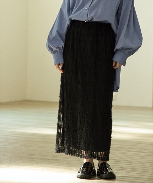 OPAQUE.CLIP(オペークドットクリップ)の「◆2WAY チュールフリンジナロースカート【洗濯機洗い可】(スカート・レディース・ブラック/ライトベージュ/ライトブルー・38/40)」の2枚目の写真